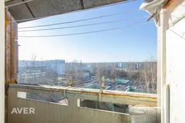 Pārdošanā 2 istabu dzīvoklis ar burvīgu panorāmas skatu no 8. stāva.