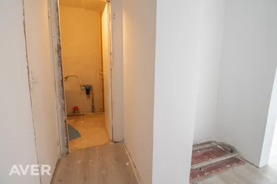 Daļēji izremontēts divu istabu dzīvoklis