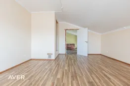 Plaša 2-stāvu māja Jaunciemā ar skatu uz Ķīšezeru
