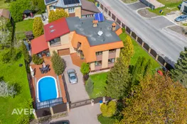 Kvalitatīvi renovēta māja, ar iekoptu teritoriju, Jelgavā