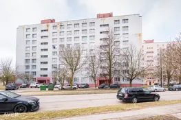 Divistabu dzīvoklis ar lodžiju