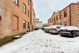 3 istabu dzīvoklis ar centralizēto malkas apkuri