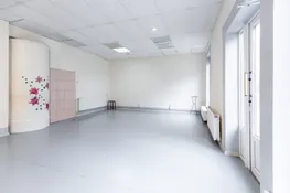 Rauna. Frizieru salons, ar pirti.