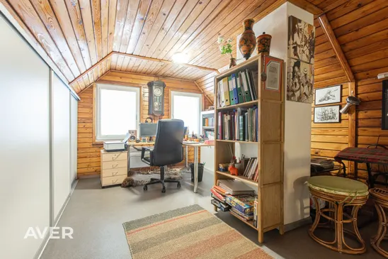 Pārdošanā divstāvu privātmāja ar 581 m² zemes gabalu klusā vietā netālu no Gaujas.