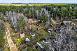 Pirts mājiņa ar lielu zemes gabalu