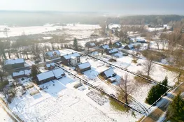 Pārdošanā namīpašums ar 8 dzīvokļiem un 3600 m² zemes gabalu Rūjienā.