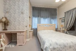 Dzīvoklis skaistā jūgendstila ēkā.