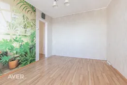 Pārdošanā 2 istabu dzīvoklis ar burvīgu panorāmas skatu no 8. stāva.
