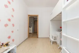 Plašs 5 istabu dzīvoklis – komforts un daba vienuviet!