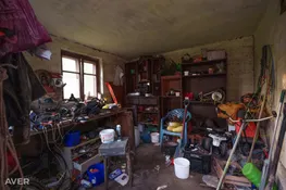 Zeme J. Čakstes iela ,Vaiņode 0,22ha ar māju