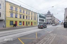 Jauns mansards ar liftu un mantu glabātuvi ietilpst cenā