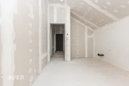 Plaša, augstvērtīga un tikko uzcelta rindu māja Dzidriņās.
