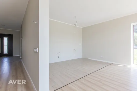 Plaša, augstvērtīga un tikko uzcelta rindu māja Dzidriņās.