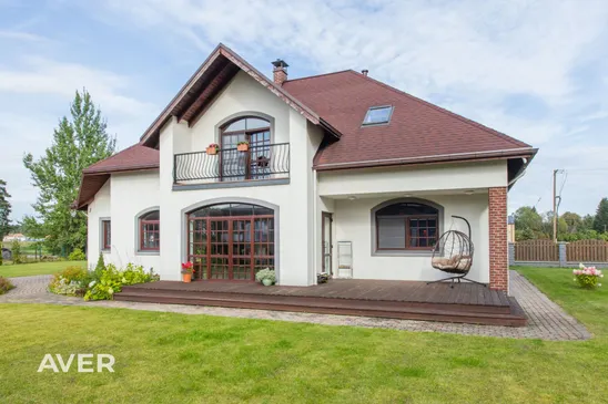 Plaša 2 stāvu privātmāja Alderos , Ādažu novadā