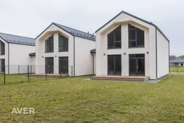 Plaša, augstvērtīga un tikko uzcelta rindu māja Dzidriņās.