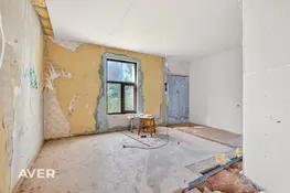 Pusmāja ar plašu zemes gabalu Smiltenē