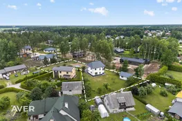 3029 m² zemes gabals ar dzīvojamo māju un palīgēku