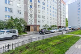 Dzeņu iela 12, Rīga