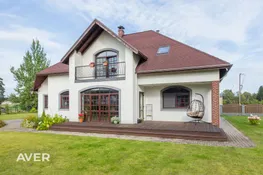 Plaša 2 stāvu privātmāja Alderos , Ādažu novadā