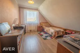 Privātmāja ar saimniecības ēku, pirti, 2 garāžām un šķūni
