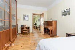 Gaišs, plašs 2 istabu dzīvoklis pašā Rīgas centrā.
