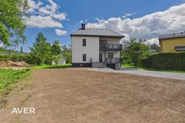 3029 m² zemes gabals ar dzīvojamo māju un palīgēku