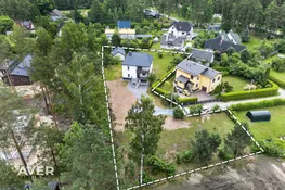 3029 m² zemes gabals ar dzīvojamo māju un palīgēku