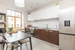 2 stāvu dzīvoklis ar ziemas dārzu