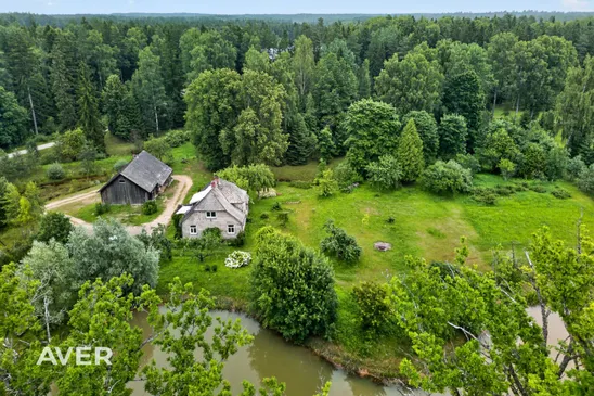 Dzīvojamā māja ar šķūni (dzirnavas)