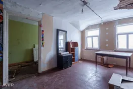 12 dzīvokļu māja pilsētas centrā