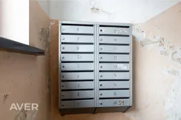 Plašs 3 istabu dzīvoklis pirmskara laika ēkā