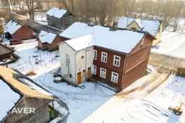 Pārdošanā namīpašums ar 8 dzīvokļiem un 3600 m² zemes gabalu Rūjienā.