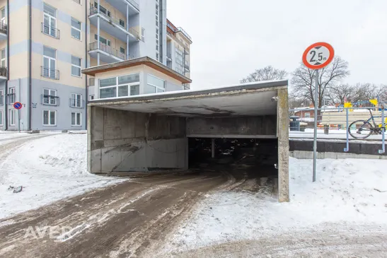 4 istabu dzīvoklis