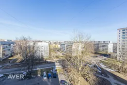Trīs istabu dzīvoklis Purvciemā