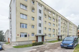 Divu izolētu istabu dzīvoklis, Jelgavā