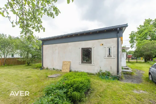 Pirvātmāja ar plašu zemes gabalu