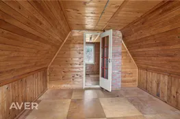 Pirts mājiņa ar lielu zemes gabalu
