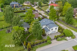 Pārdošanā unikāla māja ar augstvērtīgu apdari un mēbelēm.