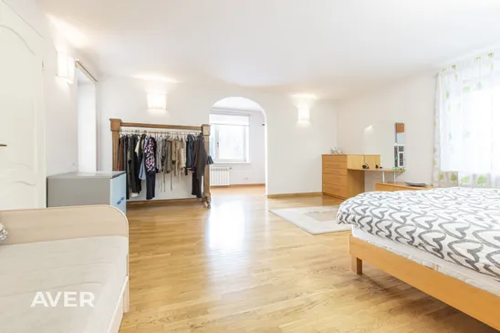 Plaša ģimenes māja