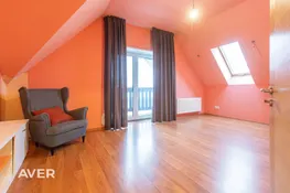 Muižnieku iela 11, Āne