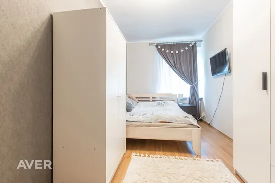Dzīvoklis centrā ar privāto pagalmu