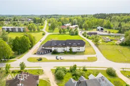 Viesnīca ar atpūtas kompleksu Ērgļu centrā
