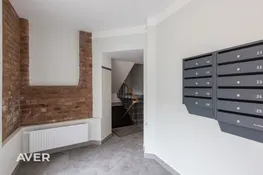 Jauns trīsistabu mansarda dzīvoklis renovētā ēkā