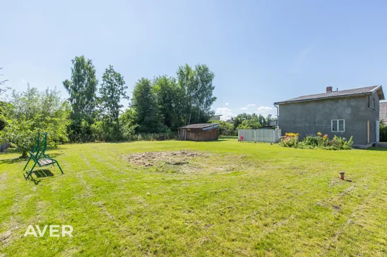 Profesionāli izprojektēta divstāvu jaunbūve ar 1227 m² zemesgabalu Vaivados