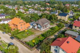 3-stāvu privātmāja ar baseinu Tukumā.