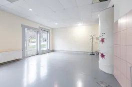 Rauna. Frizieru salons, ar pirti.