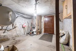Rauna. Frizieru salons, ar pirti.