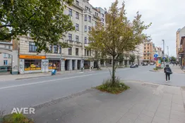 Pārdošanā pilnībā aprīkots 2 istabu dzīvoklis pagalma mājā Rīgas centrā.