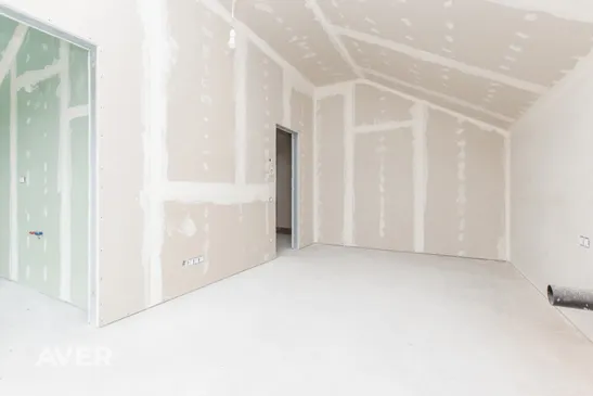 Plaša, augstvērtīga un tikko uzcelta rindu māja Dzidriņās.