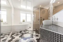 Kvalitatīvi renovēta māja, ar iekoptu teritoriju, Jelgavā